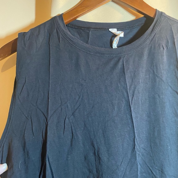 Lululemon top - Picture 3 of 4